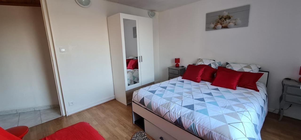 Belle Maison Avec Jardin Rdc T3 De 70M2 Vacances Ou Cure Thermale Rochefort Buitenkant foto